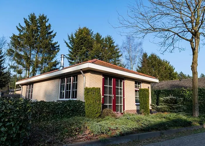 Huisdiervriendelijk hotel: Ruim vakantiehuis met mooie tuin op de Veluwe